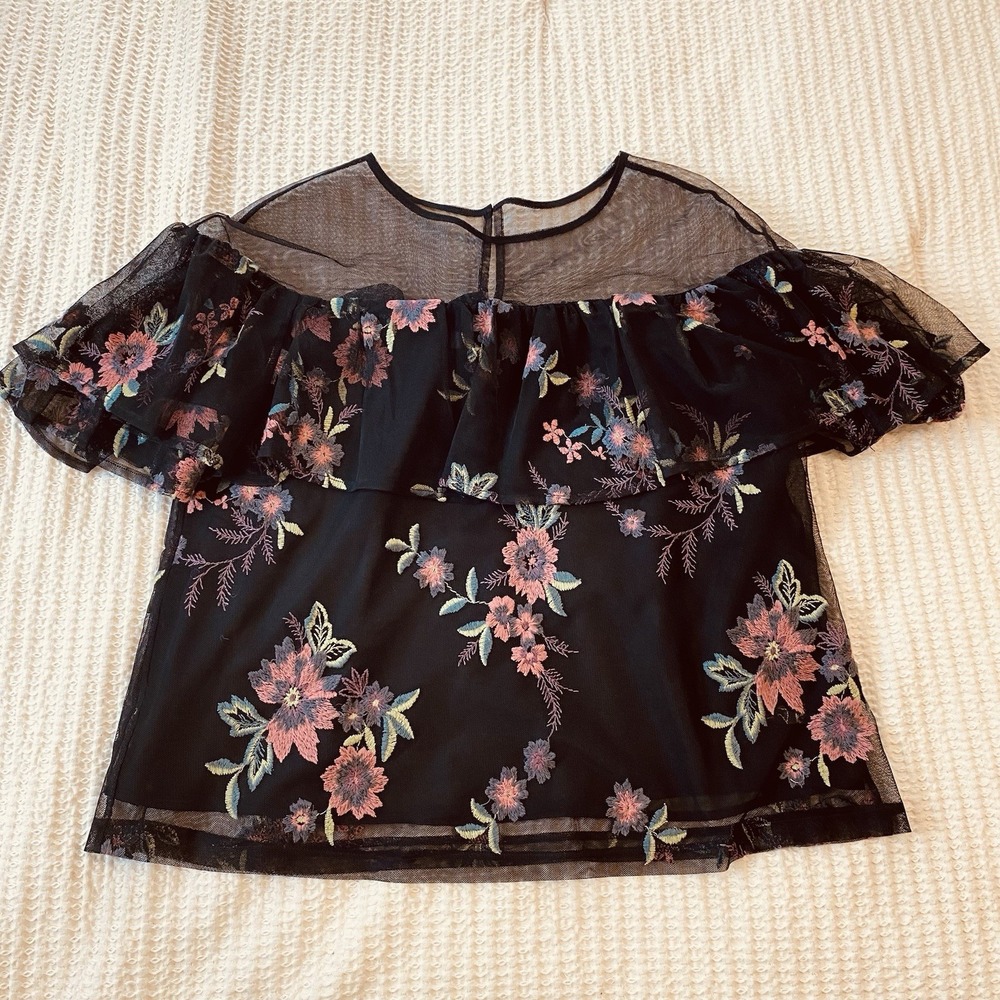 BB Dakota Sheer Embroidered Floral Top Womens Large Black Ruffles Casual‎